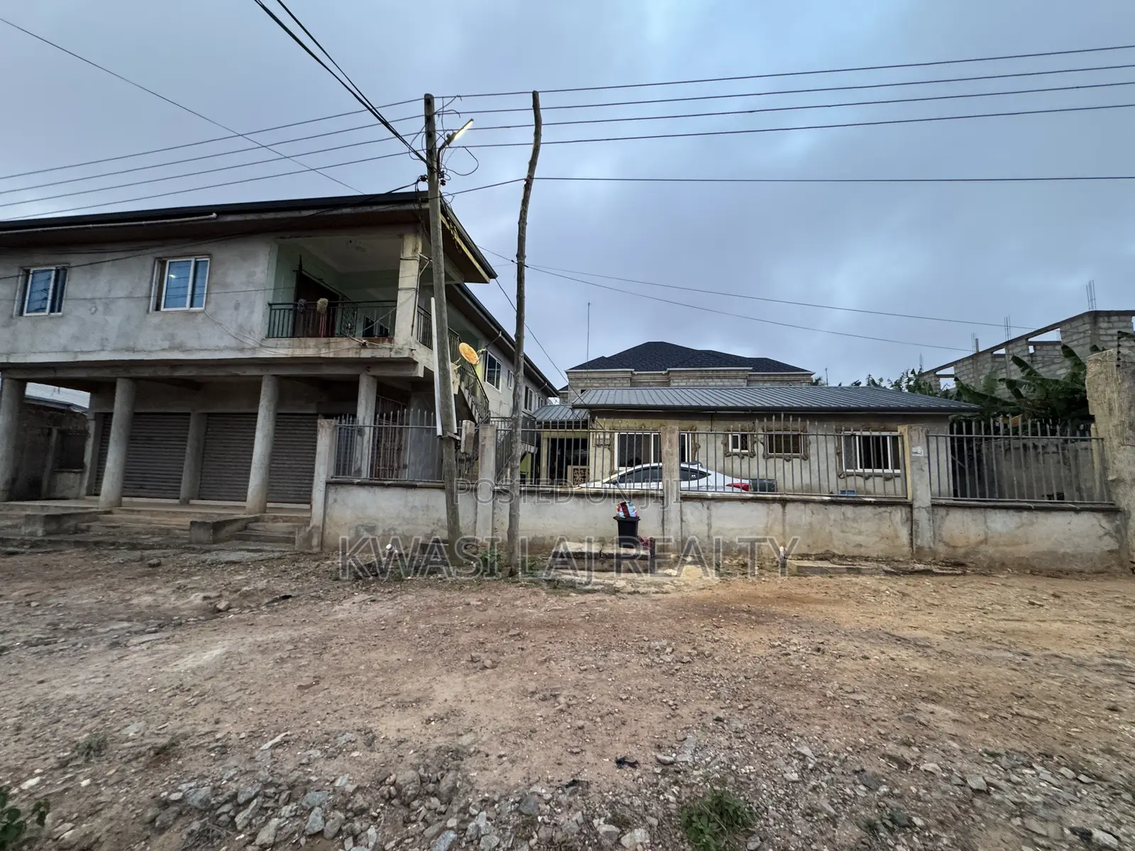 9bdrm House in Redtop, Weija for sale in Weija
