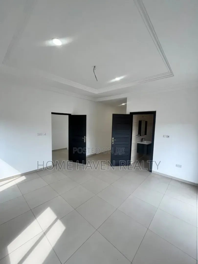 3bdrm House in Oyarifa, Ghana Flag for sale in Ghana Flag