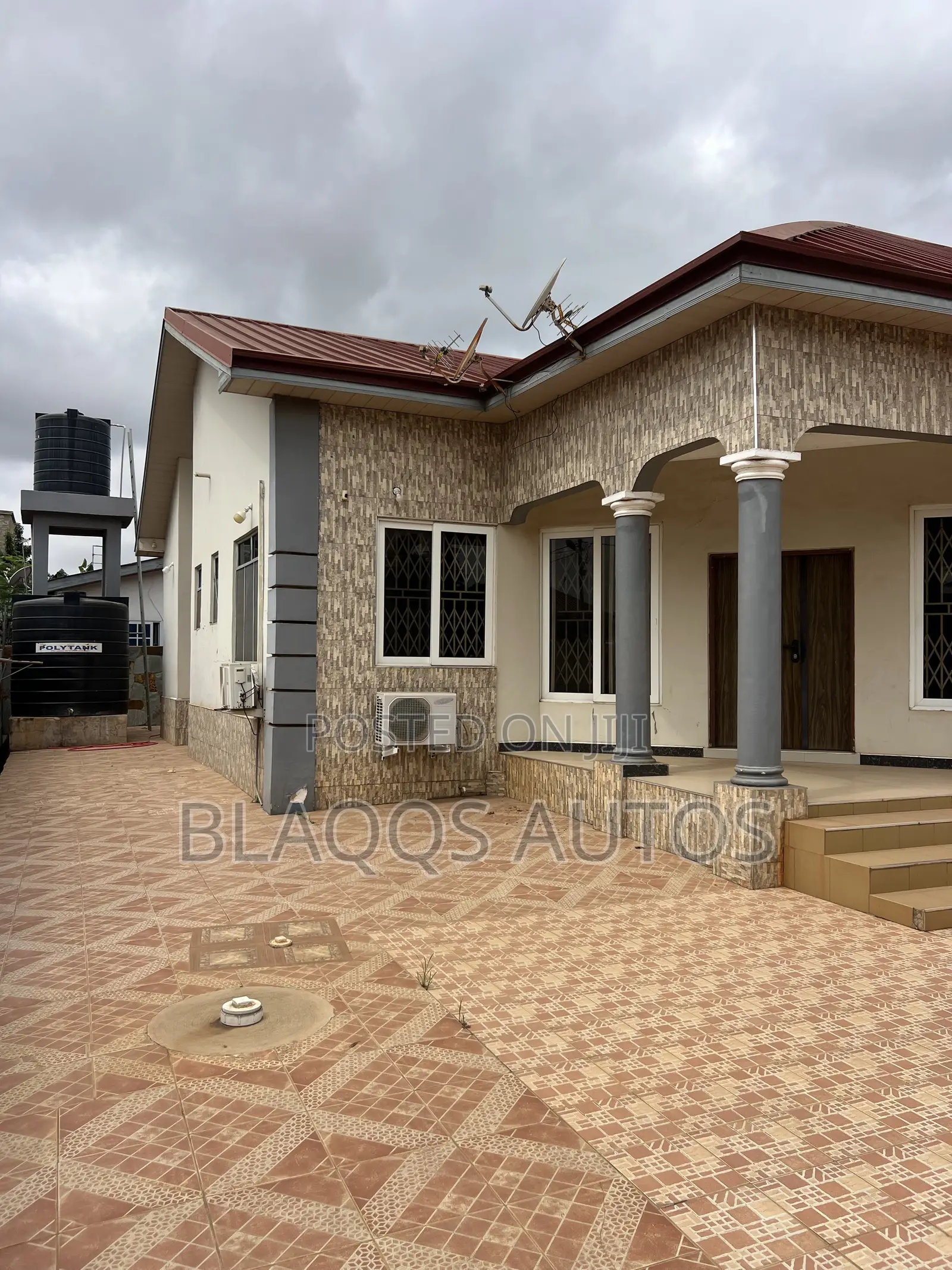 Furnished 5bdrm House in Lakeside for sale in Lake Side Estate