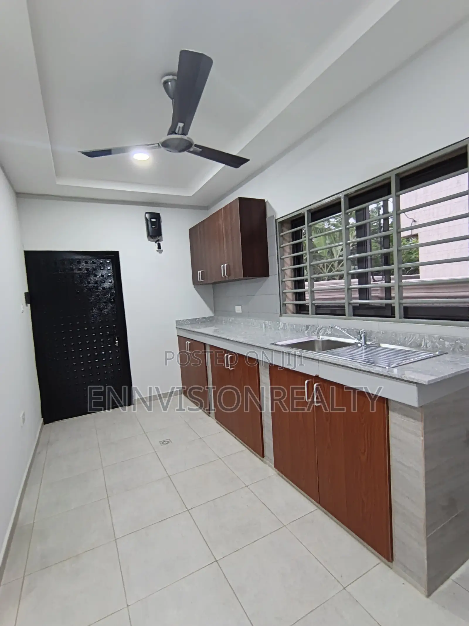 2bdrm Townhouse/Terrace in Post Office Area for sale in Post Office Area