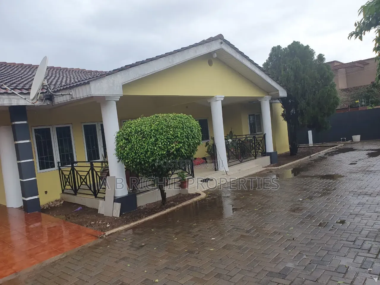 7bdrm Bungalow in Ab Richie Properties, Station Area for sale in Station Area