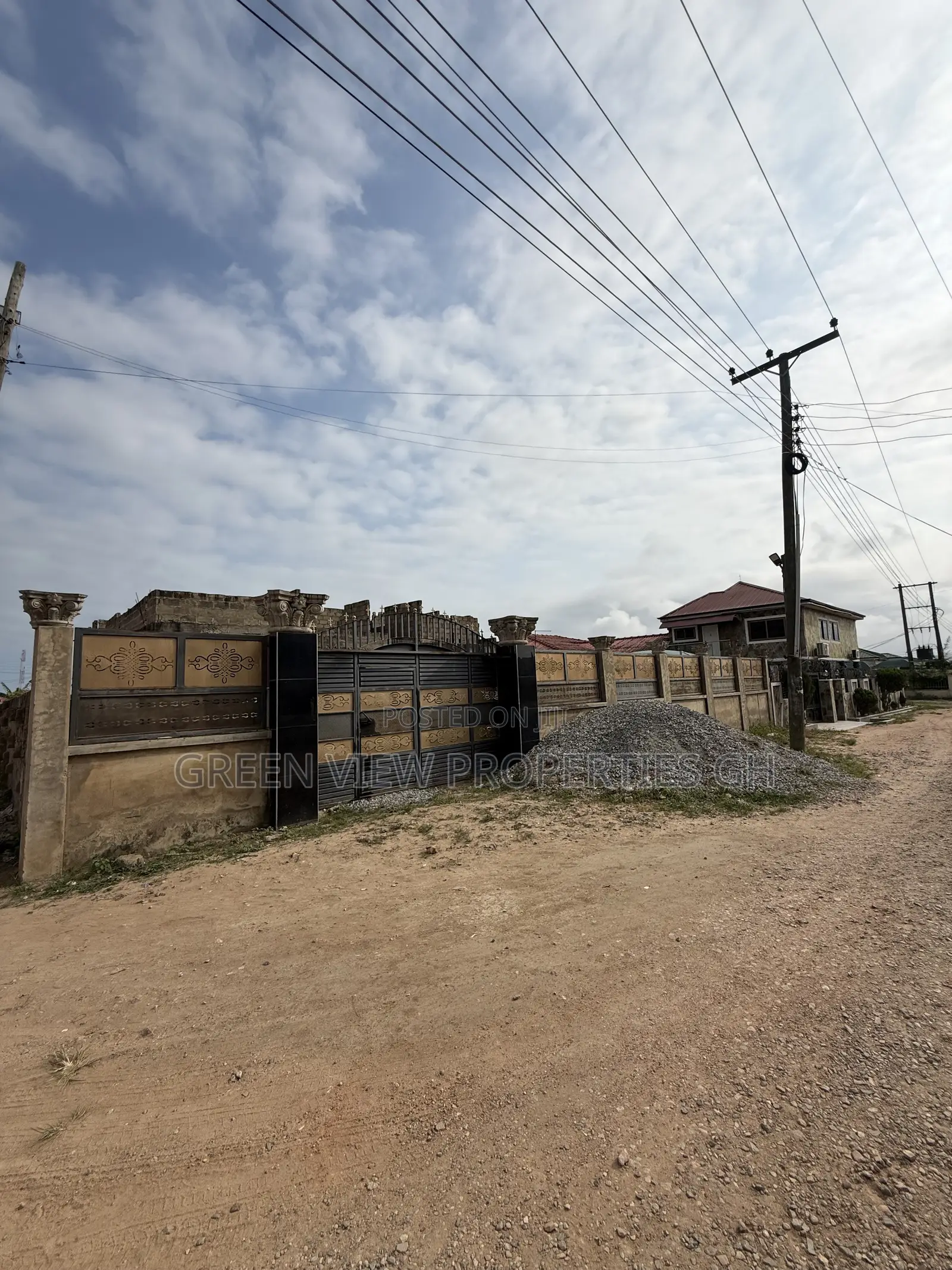 6bdrm House in West Hills Mall Area for sale in West Hills Mall Area