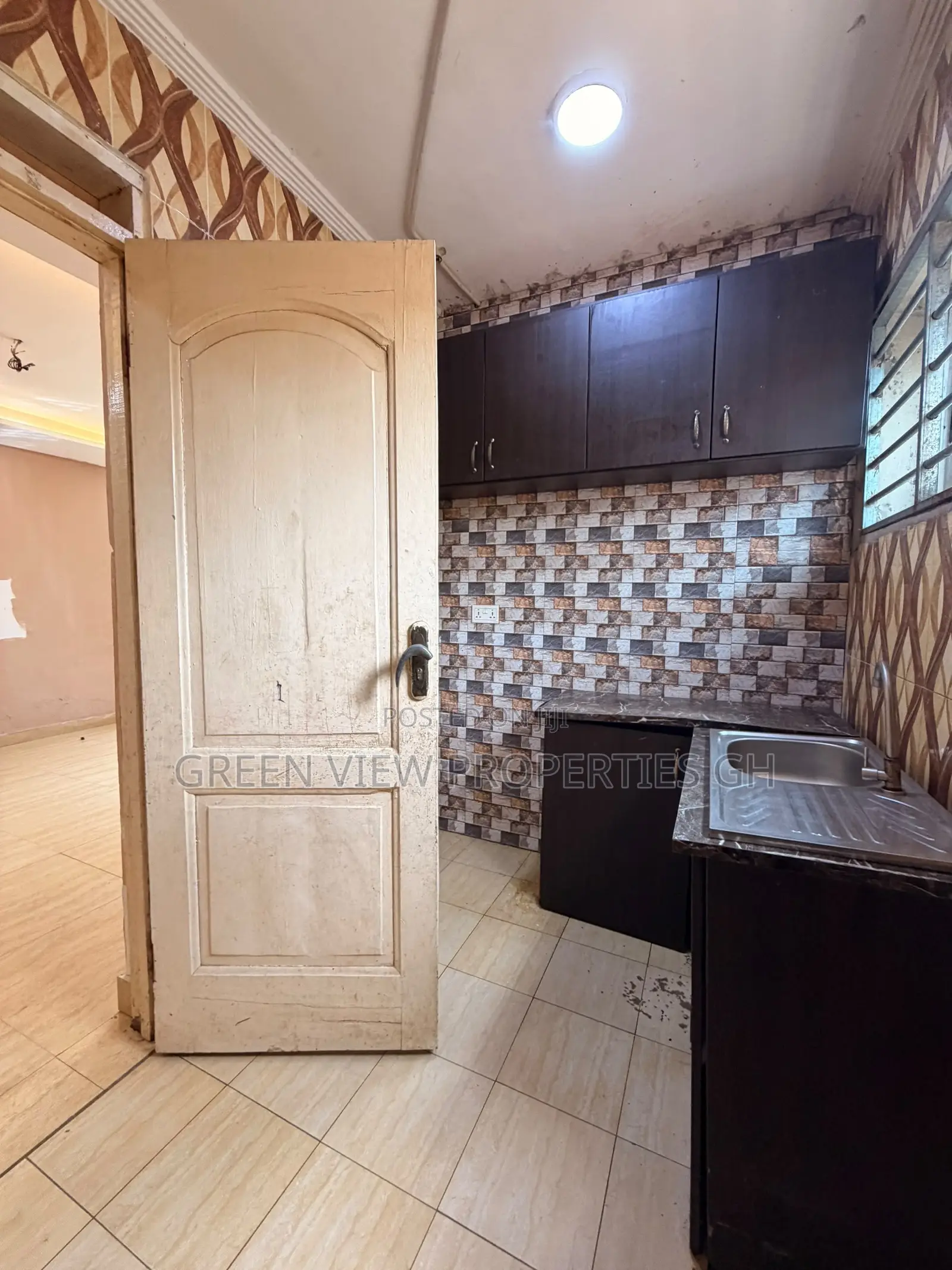 1bdrm Room & Parlour in West Hills Mall Area for rent in West Hills Mall Area