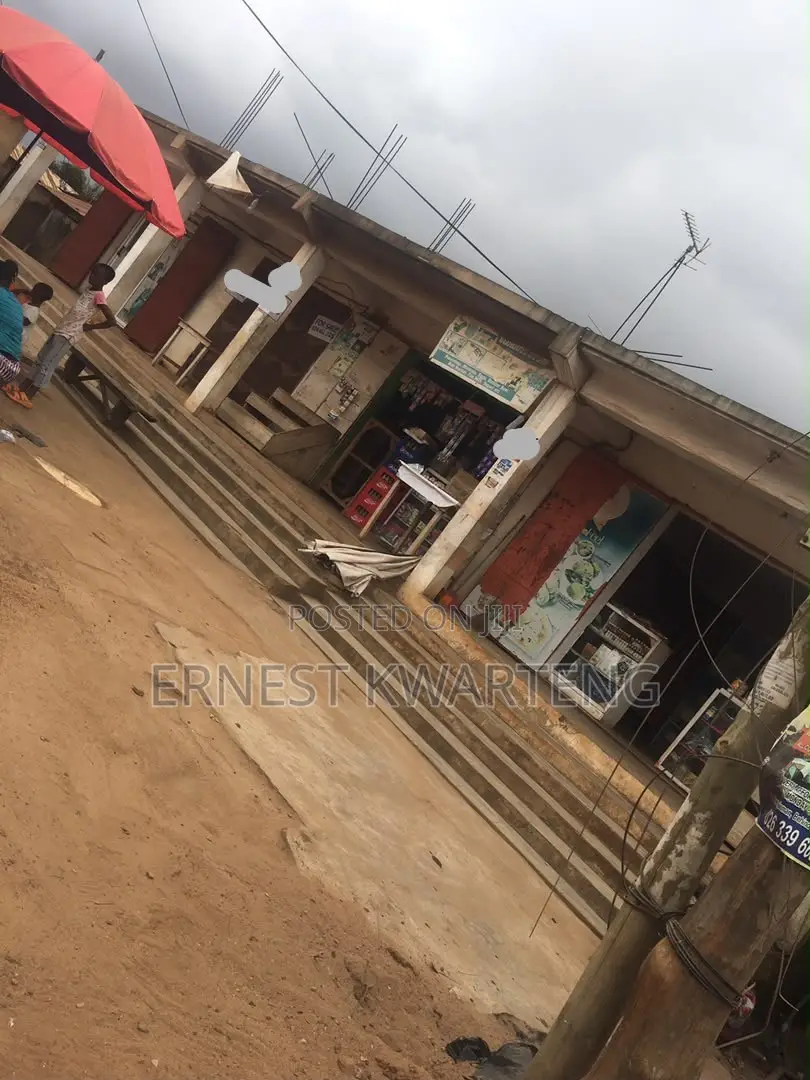 8bdrm House in Super Elite Estate, Sowutwuom for sale in Sowutwuom