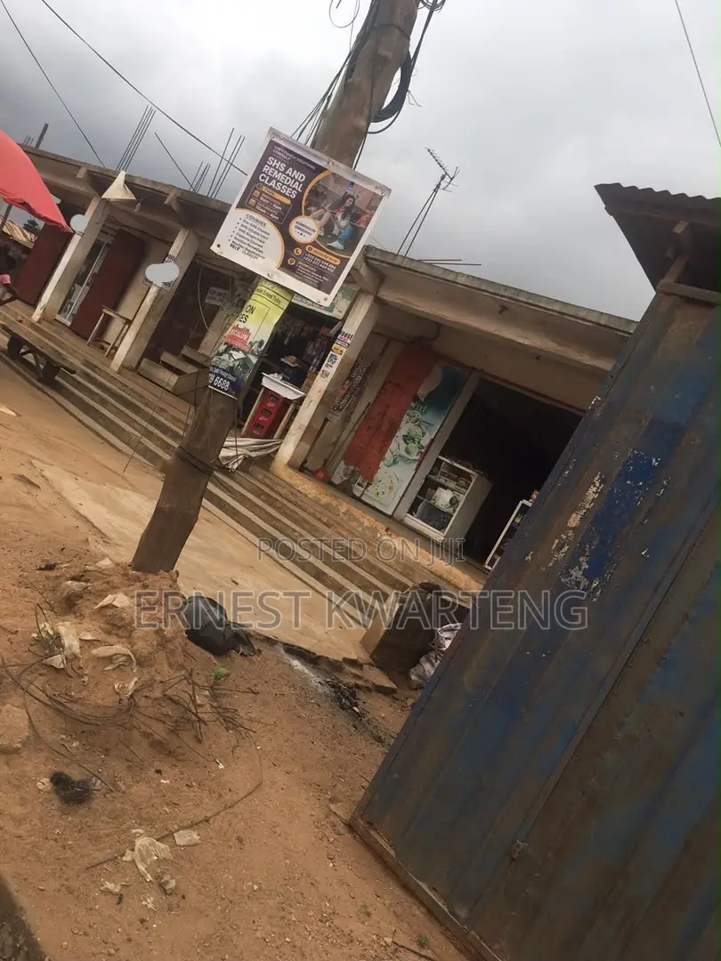 8bdrm House in Super Elite Estate, Sowutwuom for sale in Sowutwuom