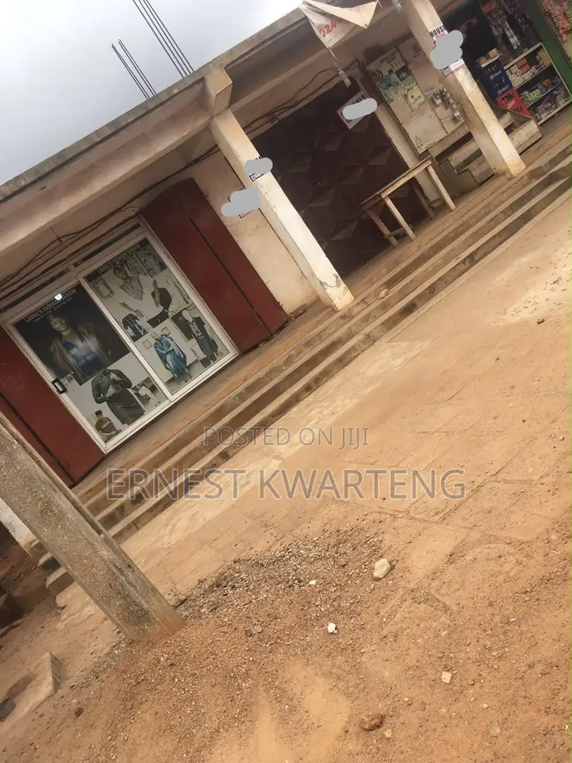 8bdrm House in Super Elite Estate, Sowutwuom for sale in Sowutwuom