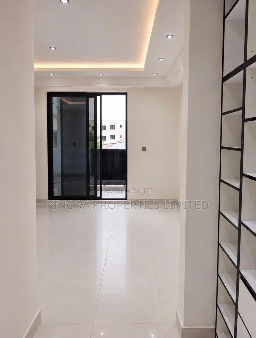 3bdrm Duplex in Lakeside Estate for sale in Lake Side Estate