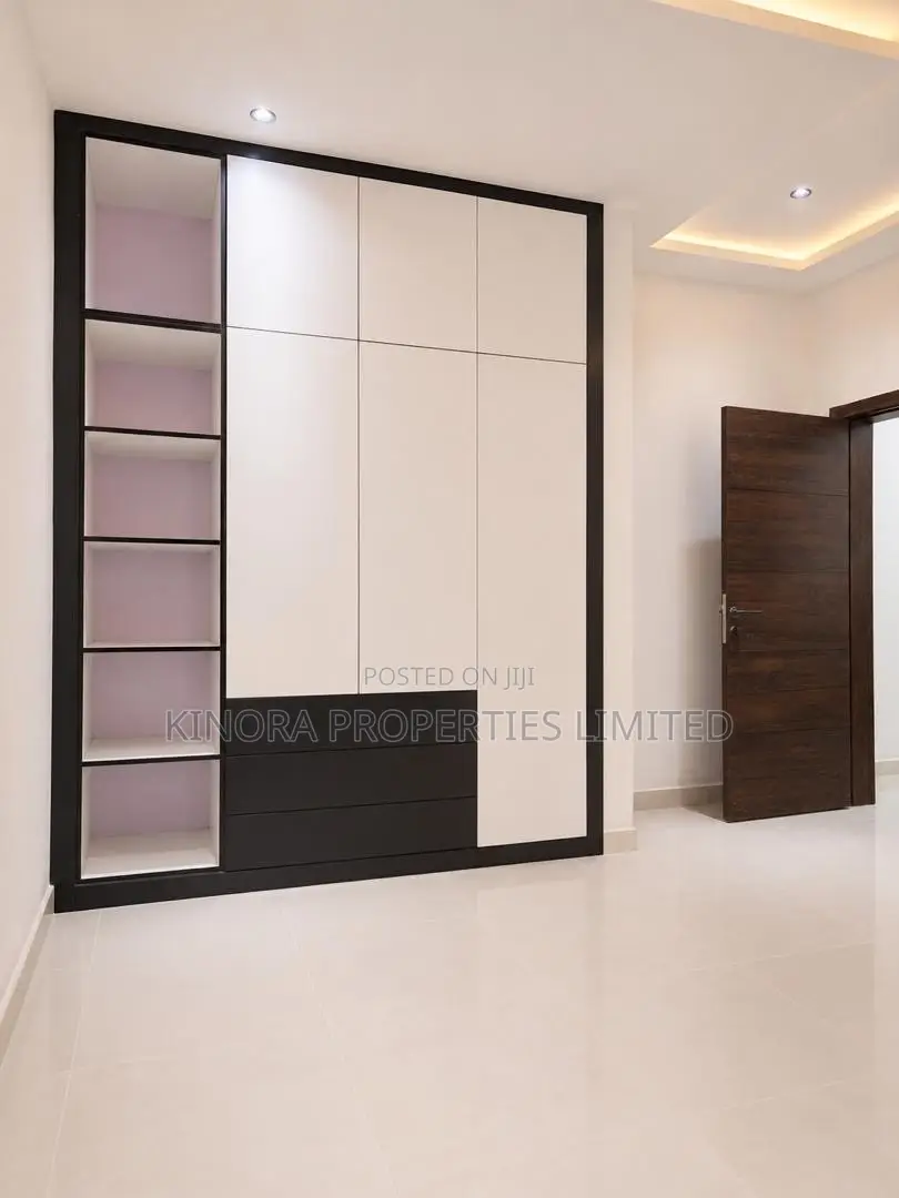 3bdrm Duplex in Lakeside Estate for sale in Lake Side Estate
