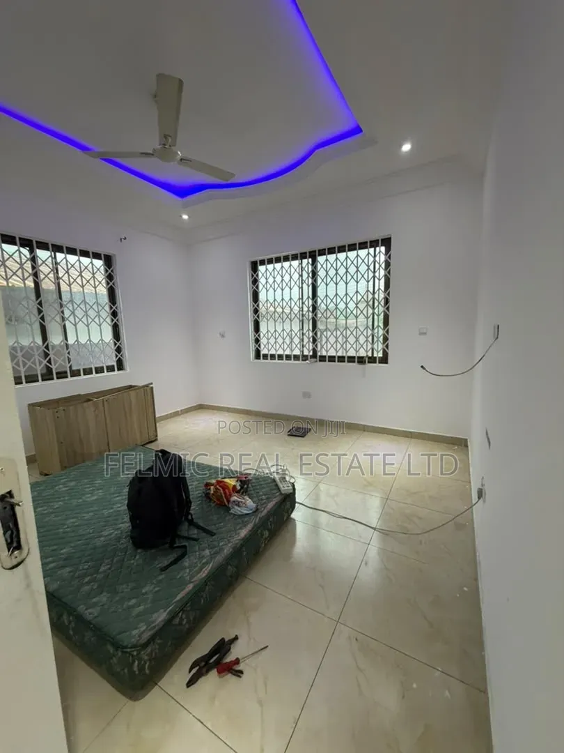 3bdrm House in Taifa Burkina, Station Area for sale in Station Area