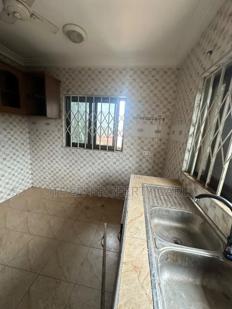 3bdrm Apartment in Othen Estate Consult, Adenta for rent in Adenta