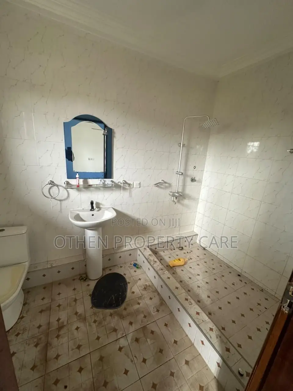 3bdrm Apartment in Othen Estate Consult, Adenta for rent in Adenta