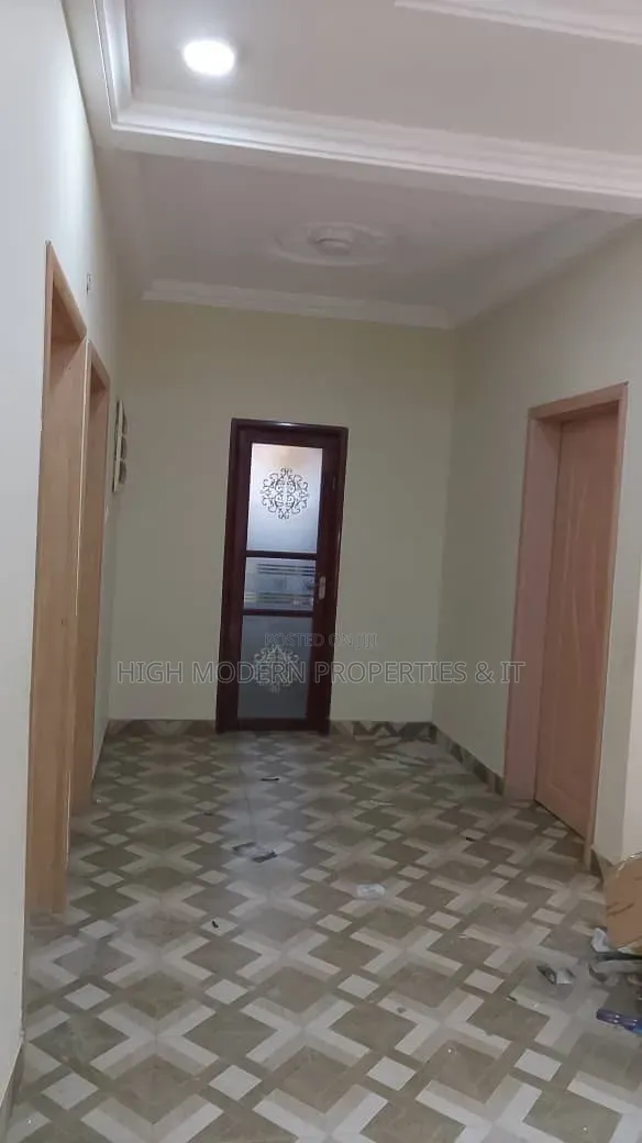 2bdrm Apartment in High Modern, New Town for rent in New Town