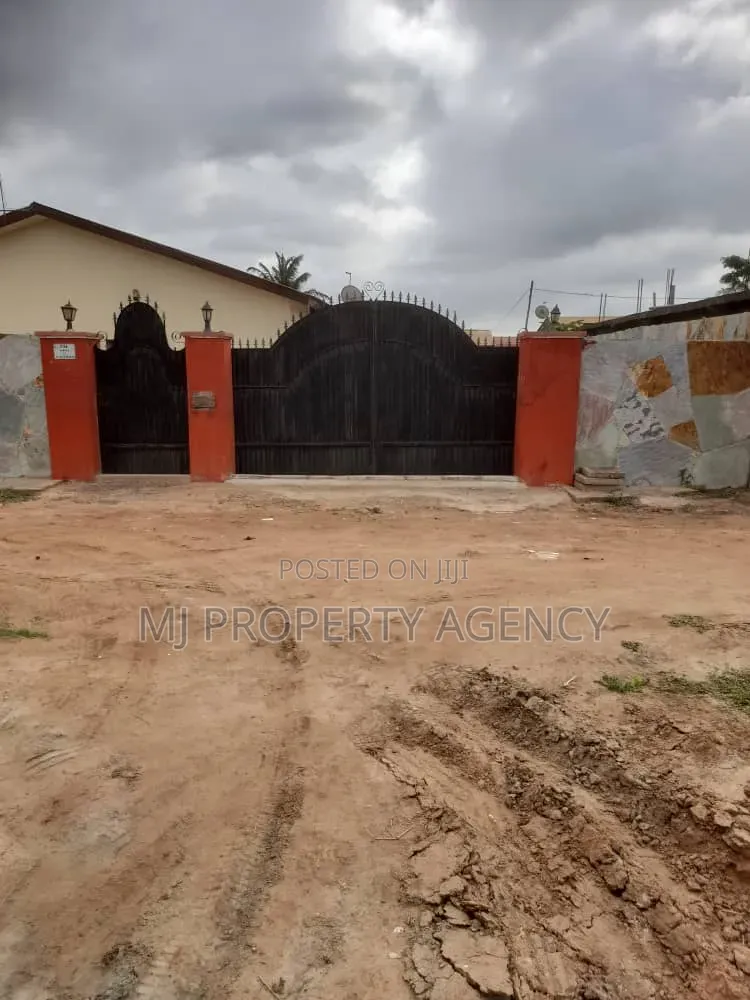 4bdrm House in Golf Estate, Community 25 for sale in Community 25
