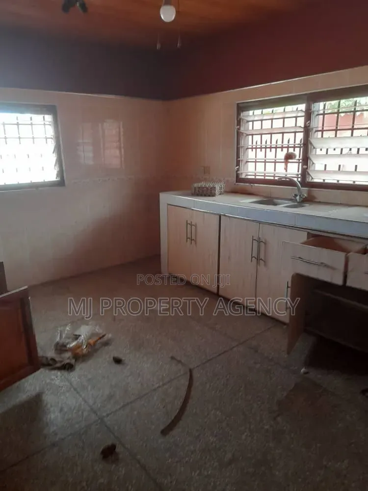 4bdrm House in Golf Estate, Community 25 for sale in Community 25