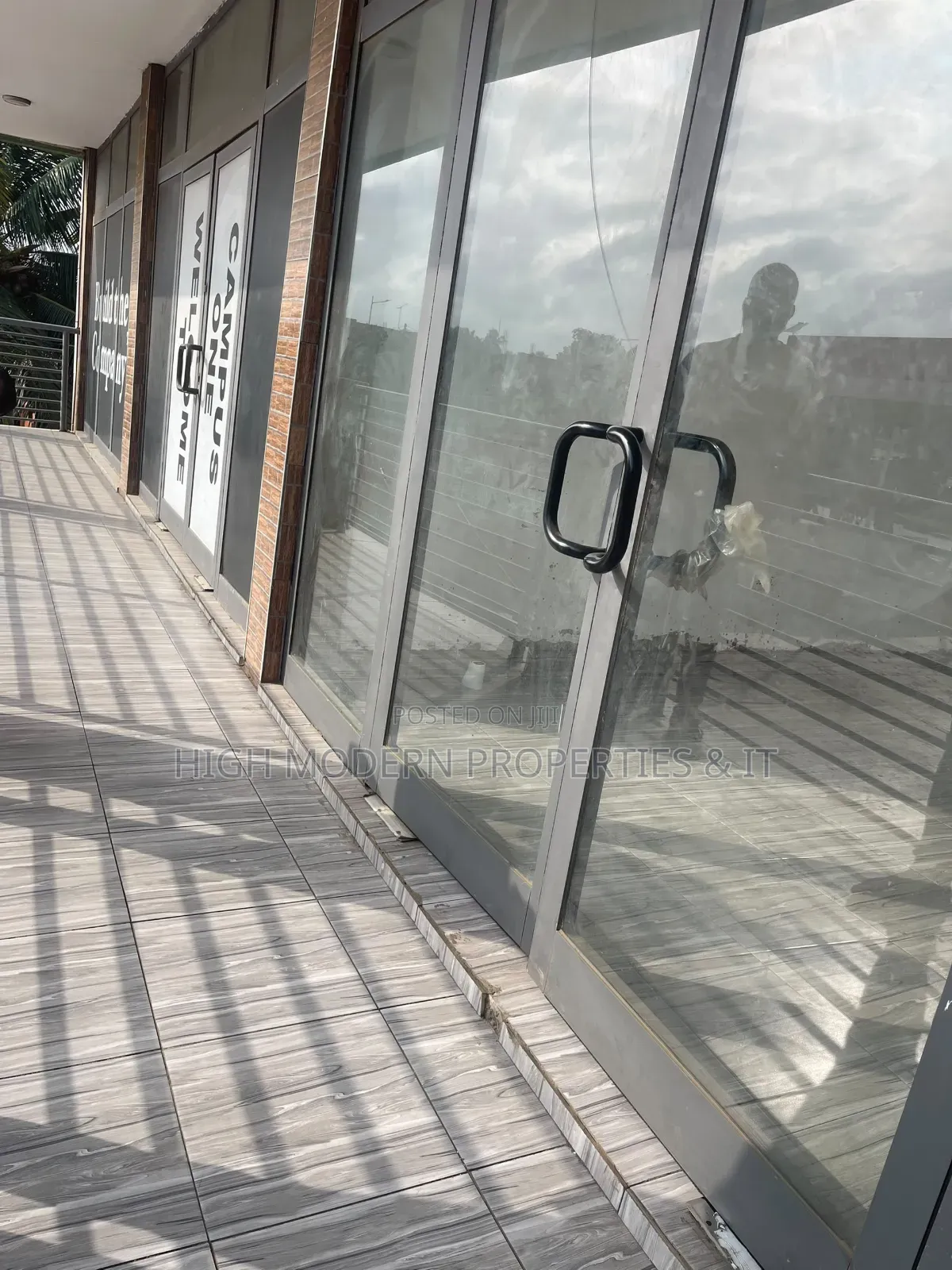 High Modern Spacious Shop for Rent in New Town
