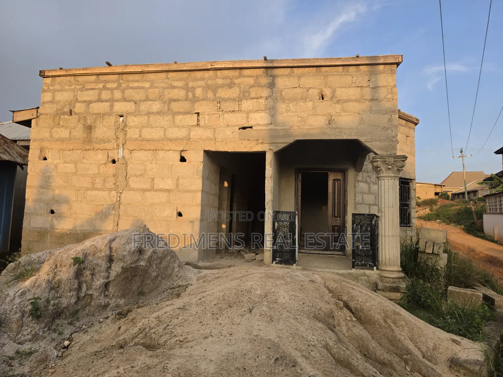 3bdrm House in Fredimens Real, Afigya-Kwabre for sale in Afigya-Kwabre