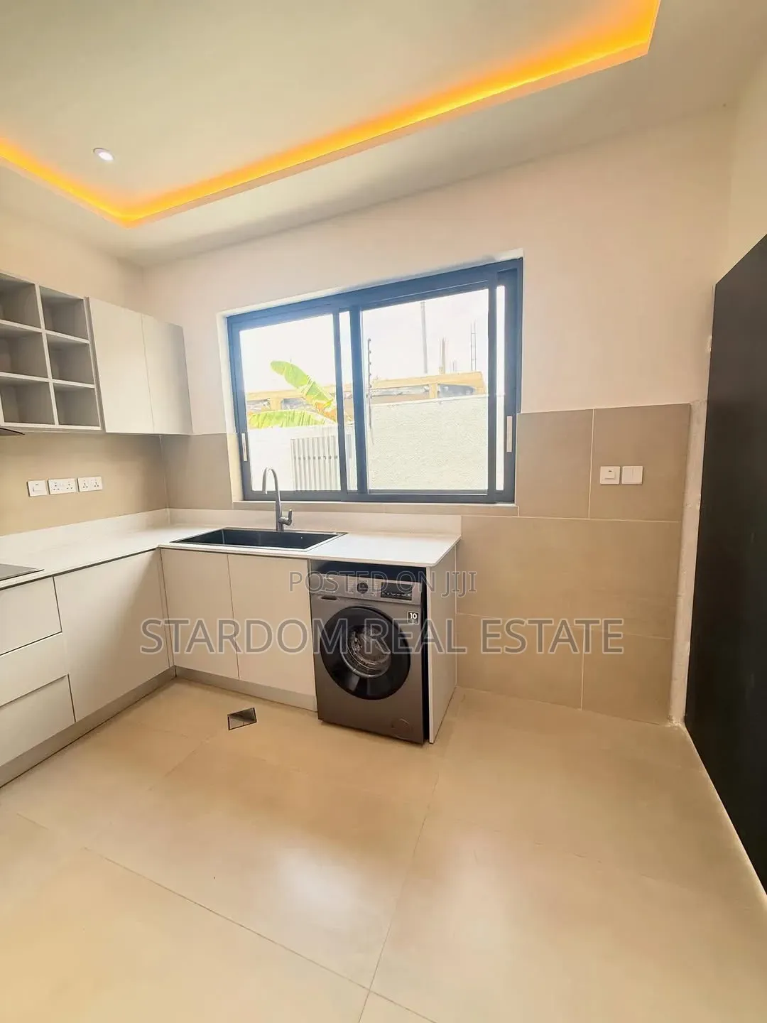 4bdrm Townhouse / Terrace in East Legon, A&C Mall Area for rent in A&C Mall Area