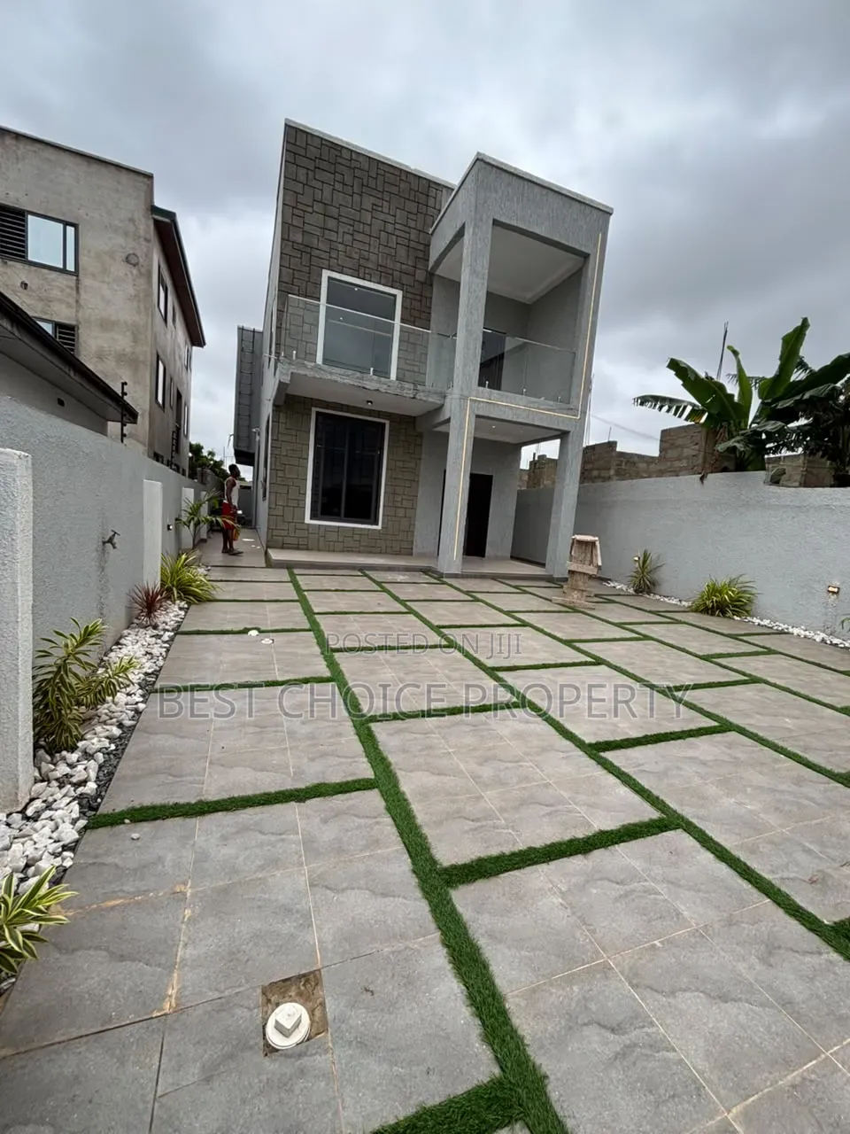 4bdrm Duplex in New Legon for sale in New Legon