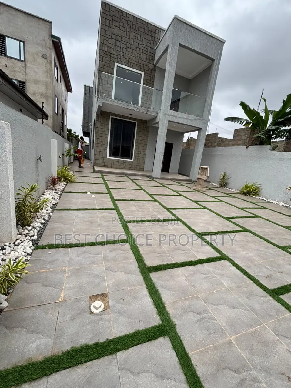 4bdrm Duplex in New Legon for sale in New Legon