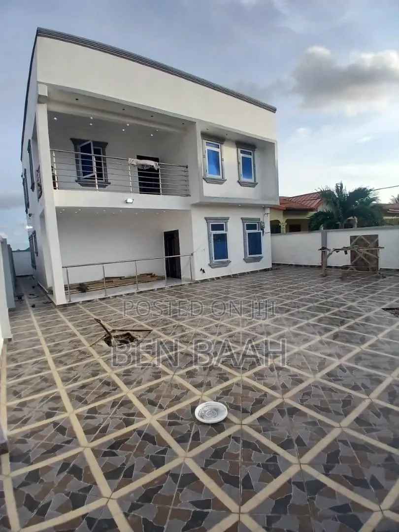 4bdrm Duplex in Ben Properties, Accra Metropolitan for sale in Accra Metropolitan