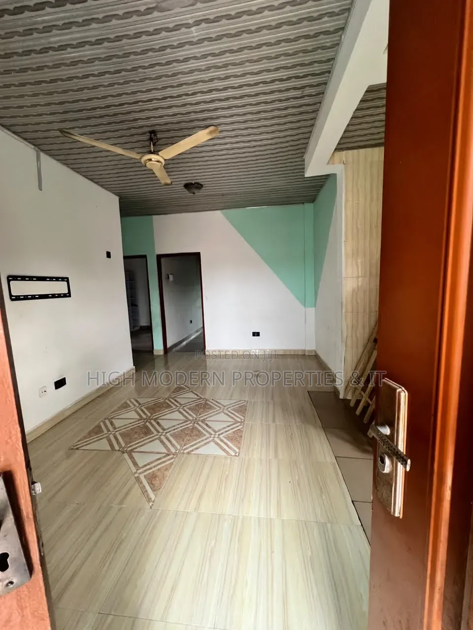 3bdrm Apartment in Teshe Okpoi Gonno, New Town for rent in New Town