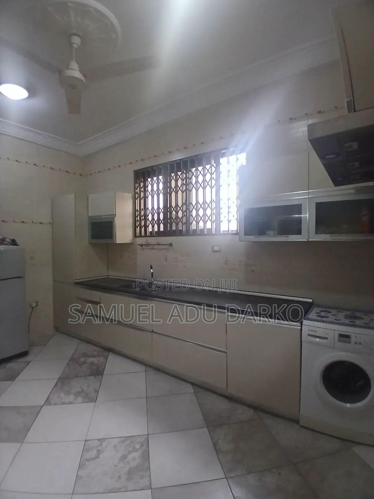 3bdrm Apartment in Righteous Hands, School Area for rent in School Area
