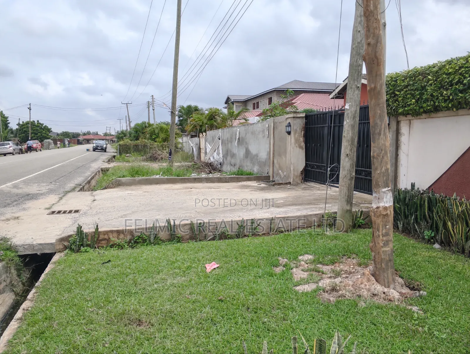 3bdrm Duplex in Haatso Bohye, Asore Junction for sale in Asore Junction