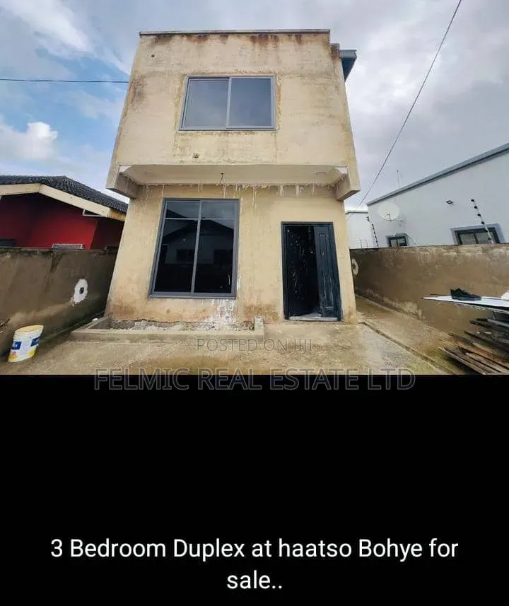 3bdrm Duplex in Haatso Bohye, Asore Junction for sale in Asore Junction