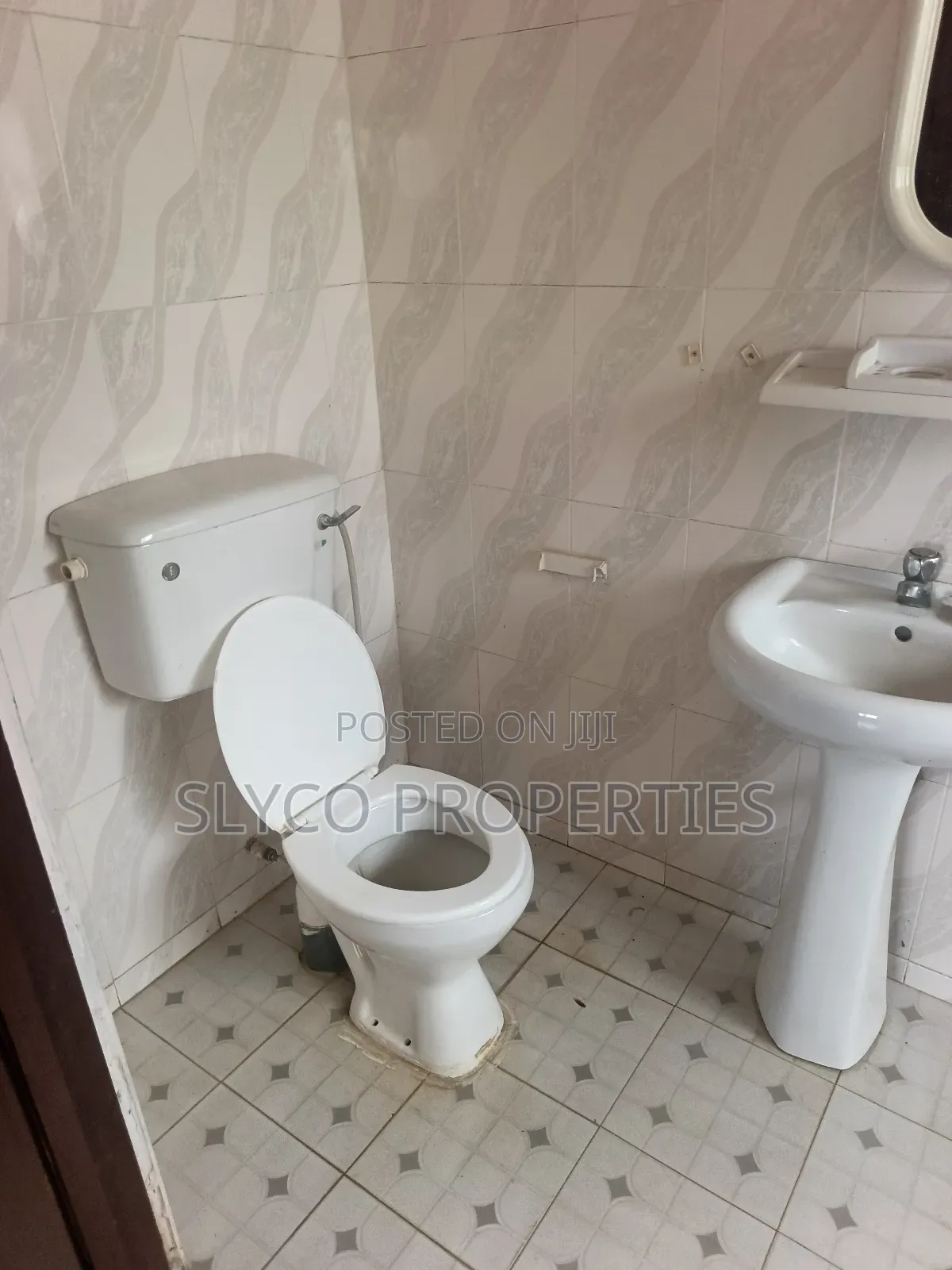 6bdrm Apartment in Koforidua Okorase, New-Juaben Municipal for rent in New-Juaben Municipal