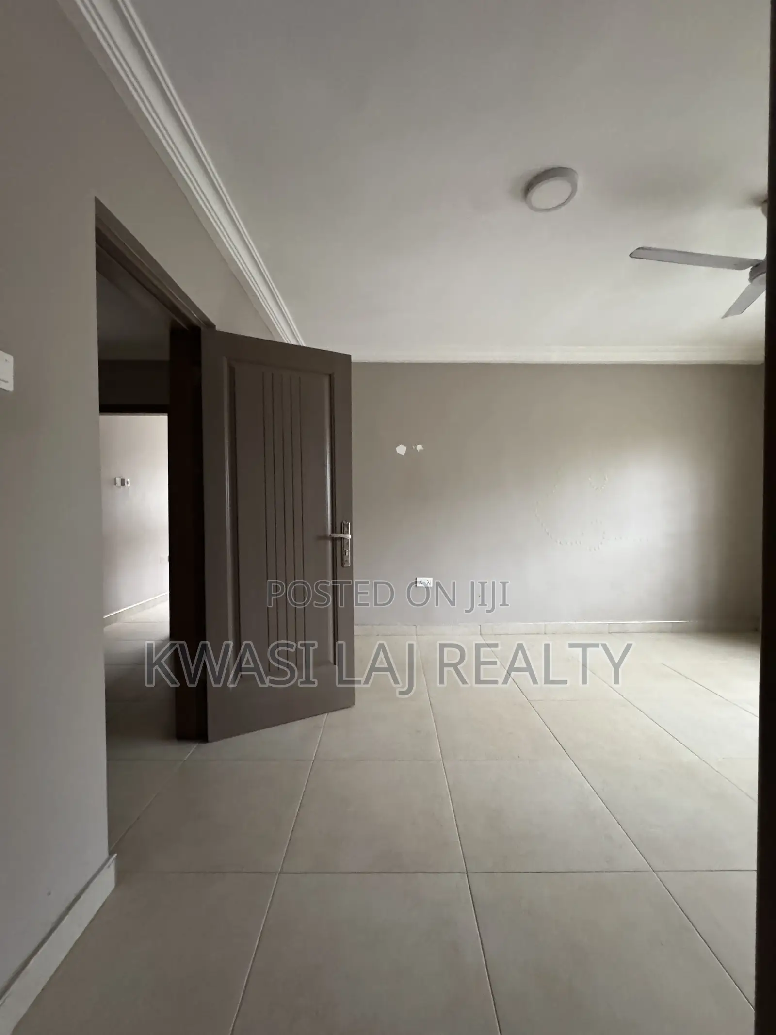 3bdrm Apartment in Whitecross, Weija for rent in Weija