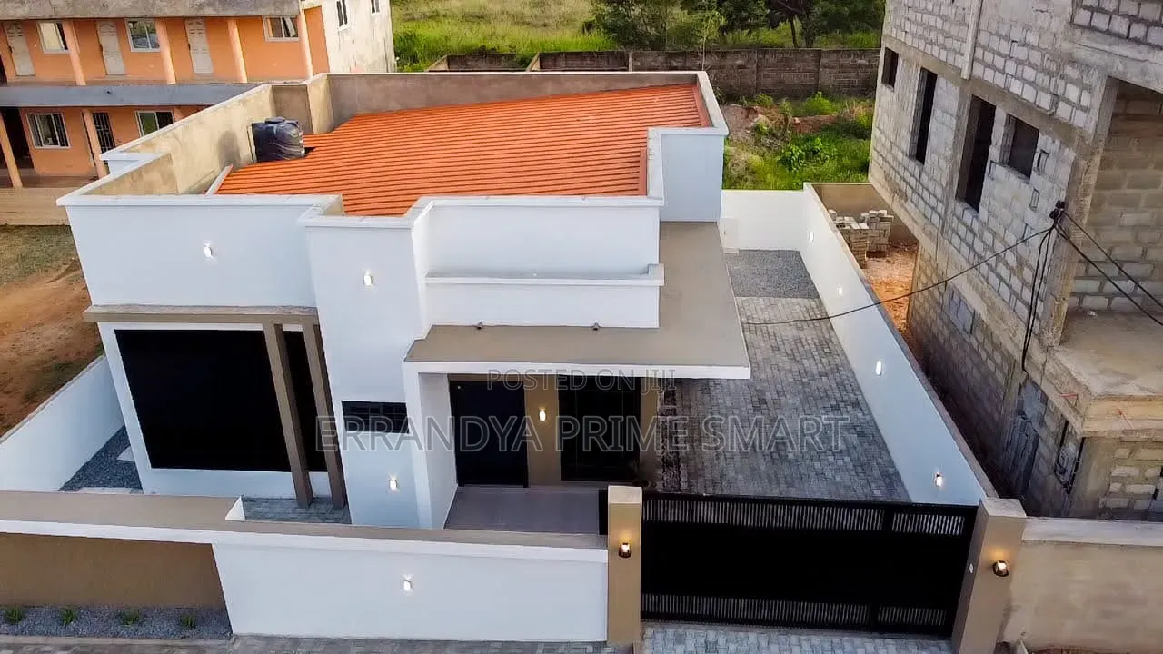 2bdrm Duplex in Amasaman for sale in Amasaman
