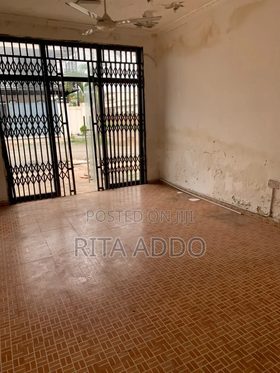Shop for Rent in Lake Side Estate