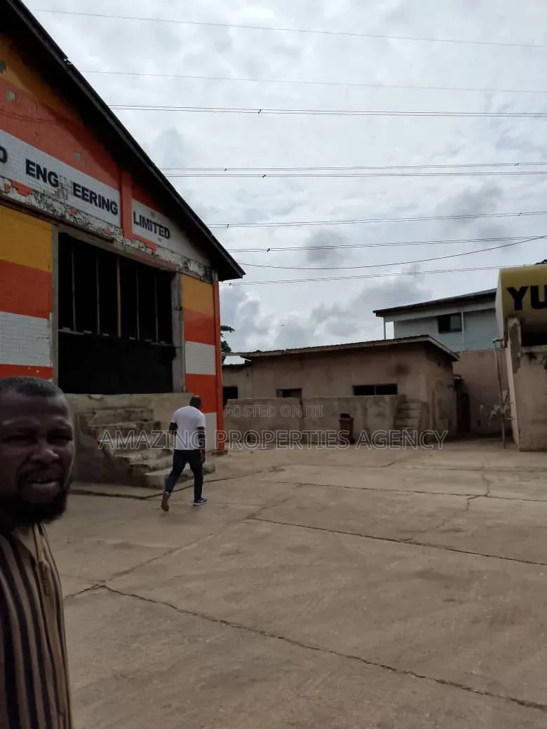 Adabraka Graphic Road in Accra Poly Area