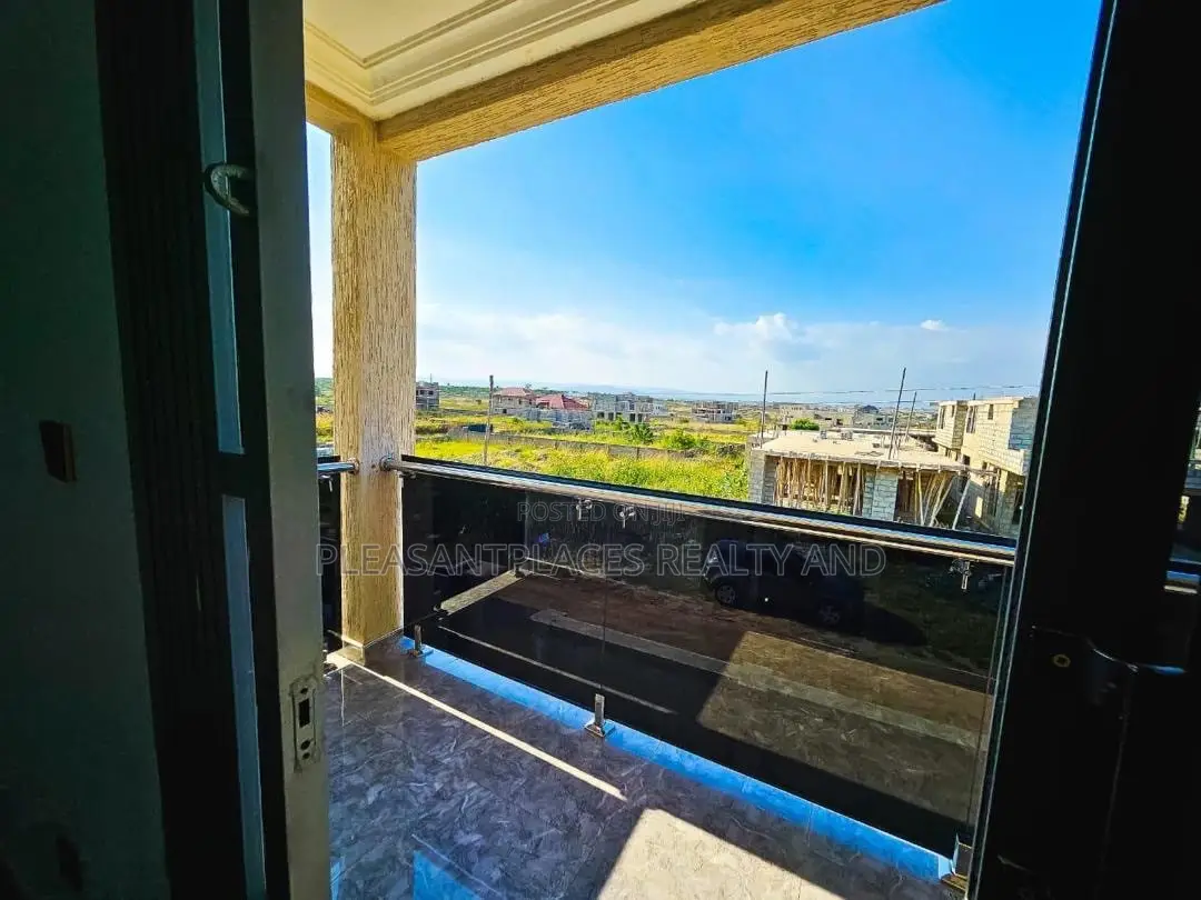 4bdrm House in Pleasantplaces And, Ashaley Botwe for sale in Ashaley Botwe