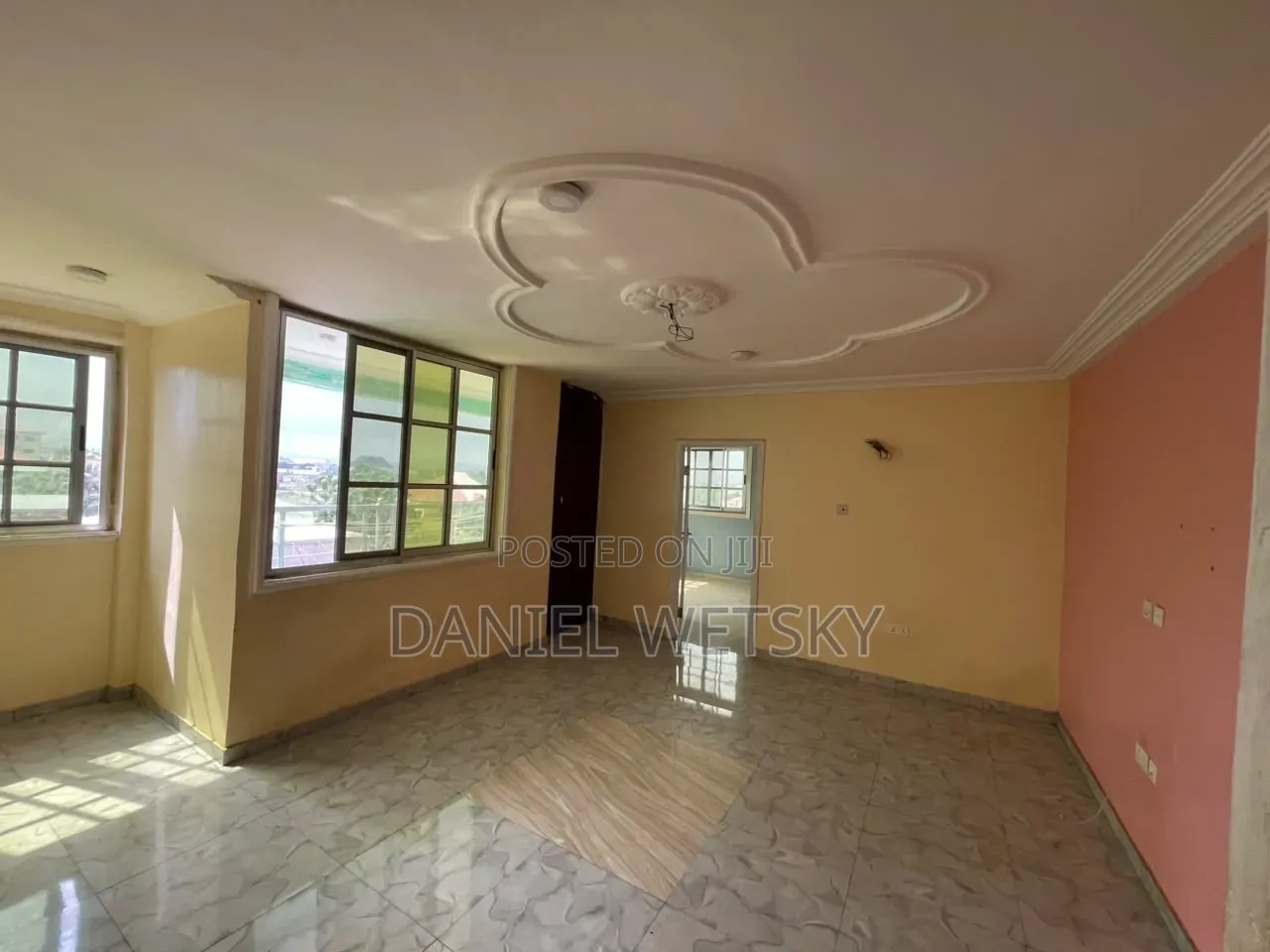 2bdrm Apartment in Manhean Tigo Pole for rent in Manhean