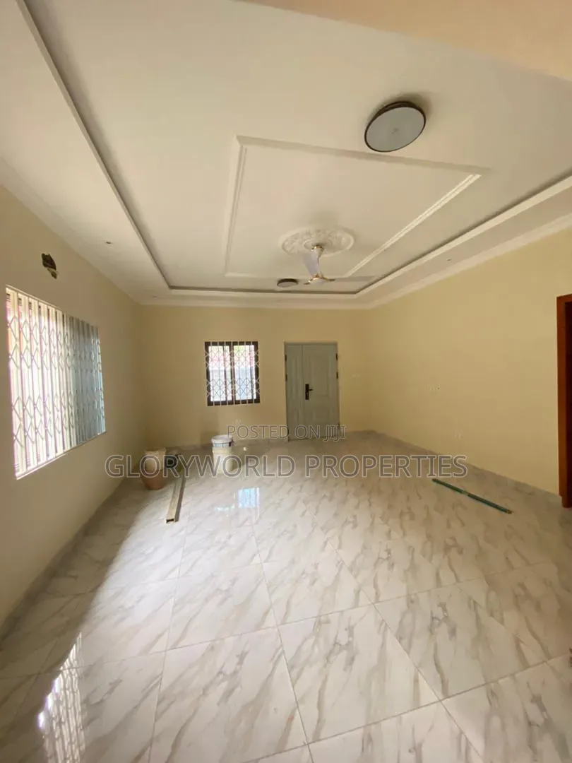 3bdrm House in Baatsona Total for sale in Baatsona Total