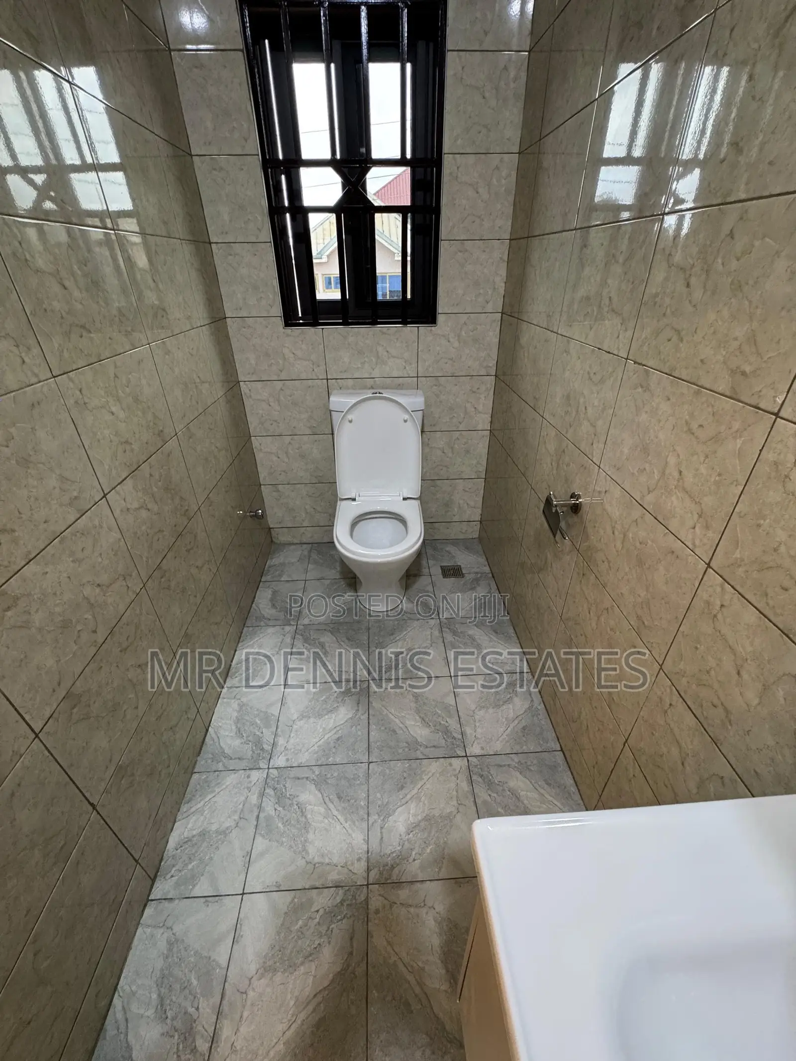 2bdrm Apartment in Westhills Mall for rent in West Hills Mall Area