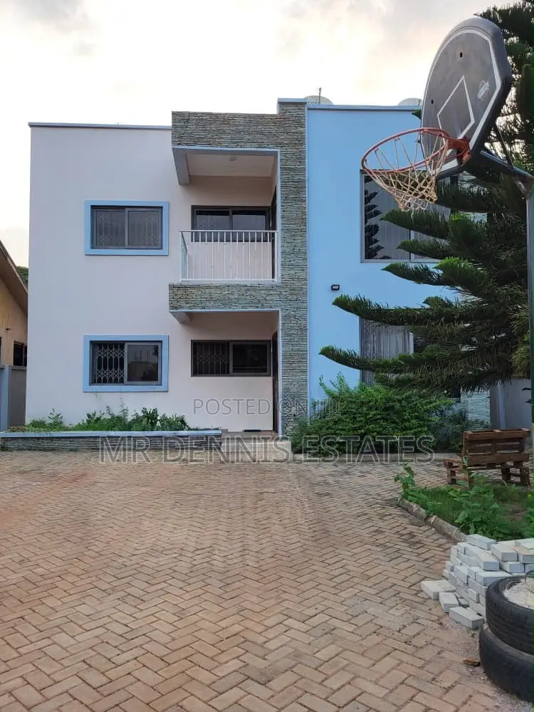 2bdrm Apartment in Westhills Mall for rent in West Hills Mall Area