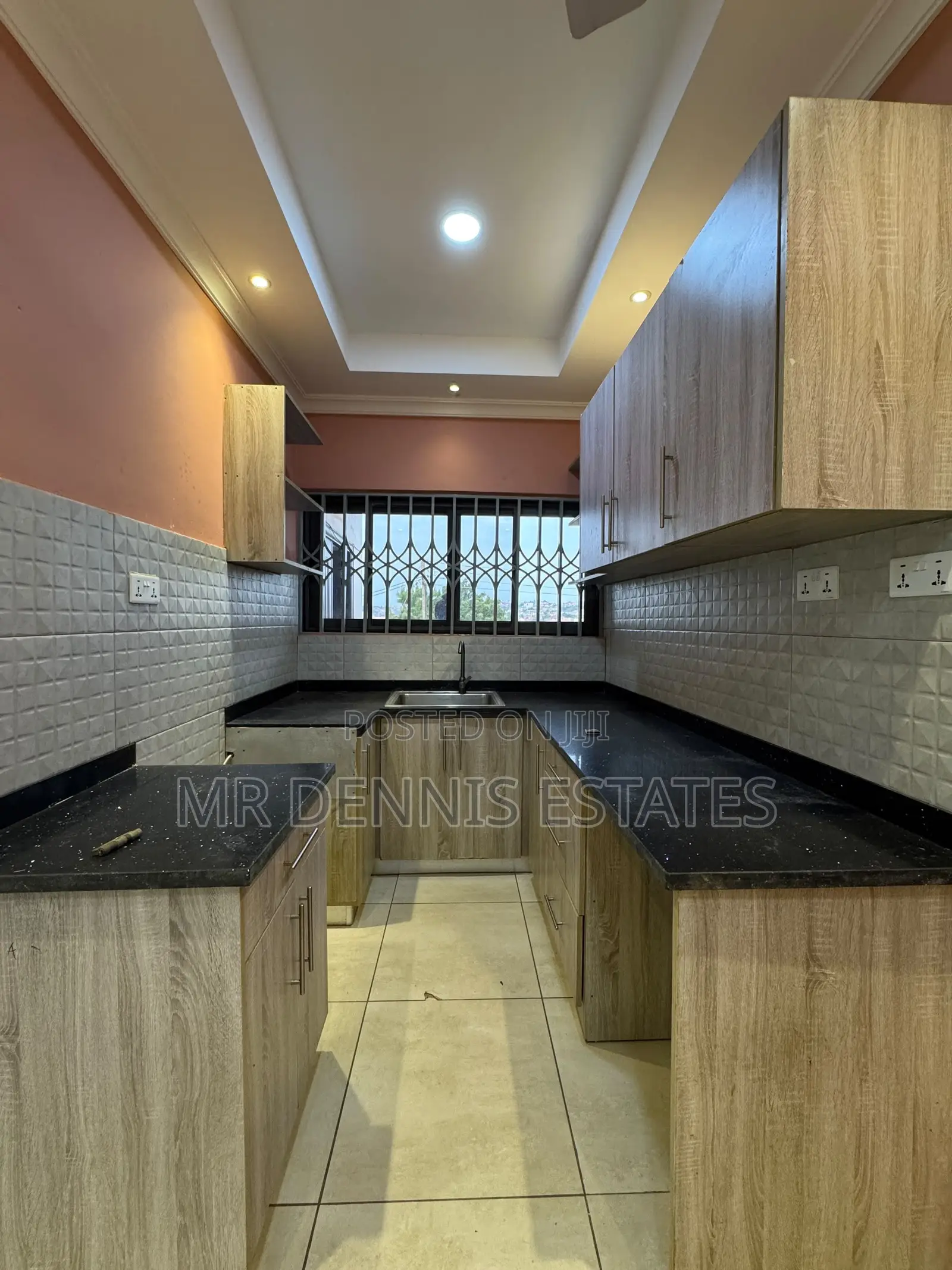 2bdrm Apartment in Westhills Mall for rent in West Hills Mall Area