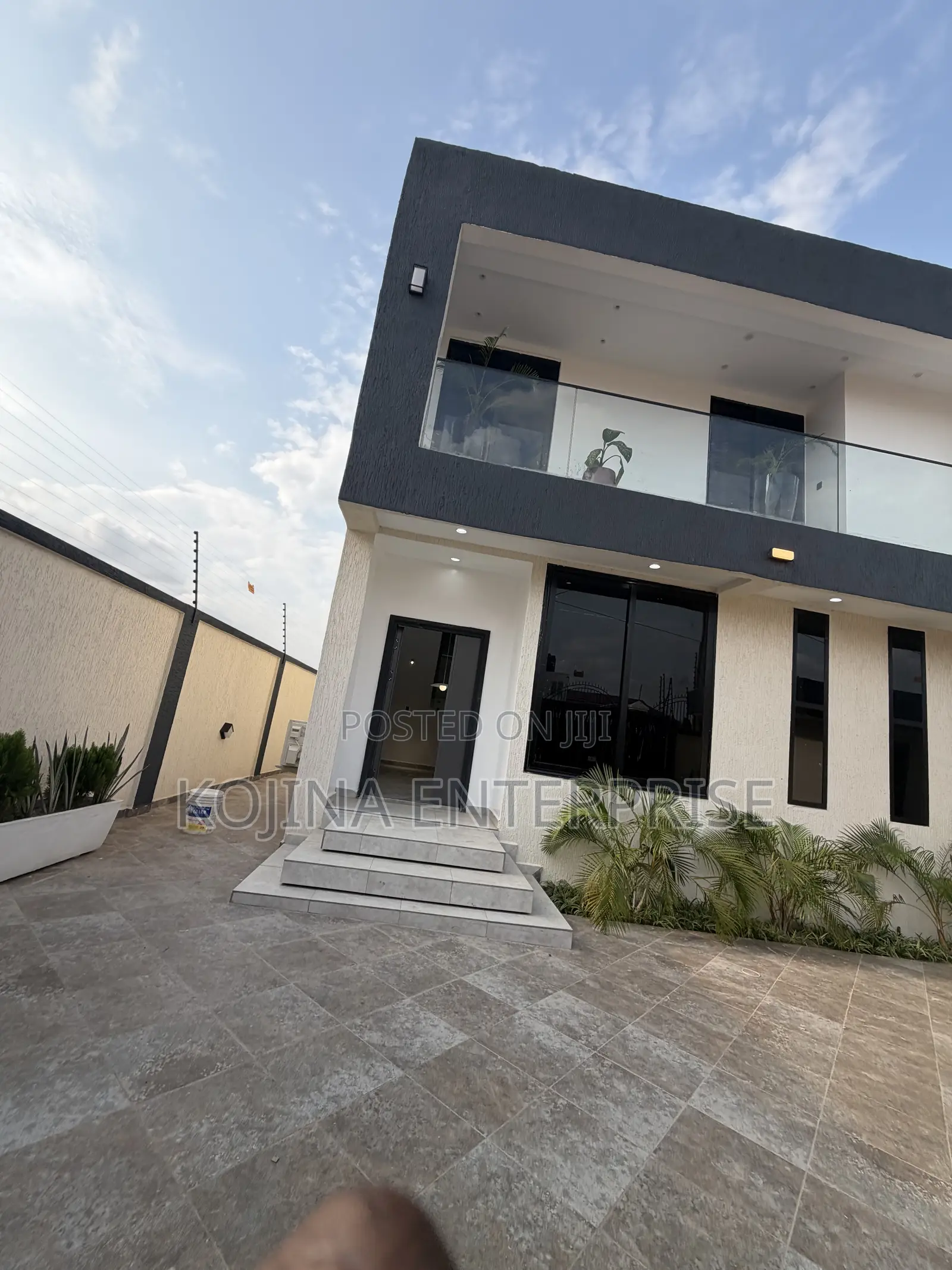 4bdrm Townhouse/Terrace in Atasomanso, Kumasi Metropolitan for sale in Kumasi Metropolitan