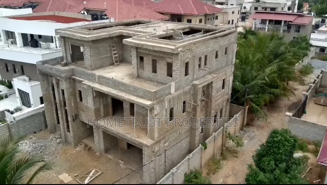 5bdrm Duplex in Adenta Frafraha for sale in Frafraha