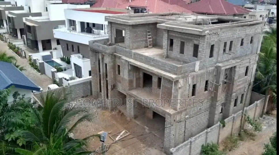 5bdrm Duplex in Adenta Frafraha for sale in Frafraha