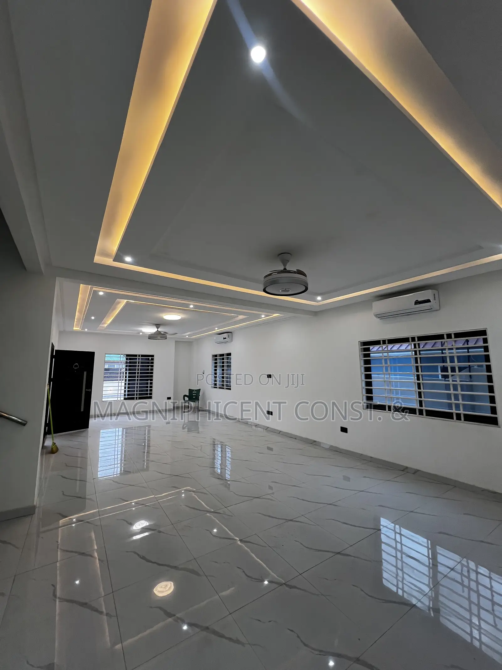 4bdrm Duplex in Ashaley Botwe for sale in Ashaley Botwe