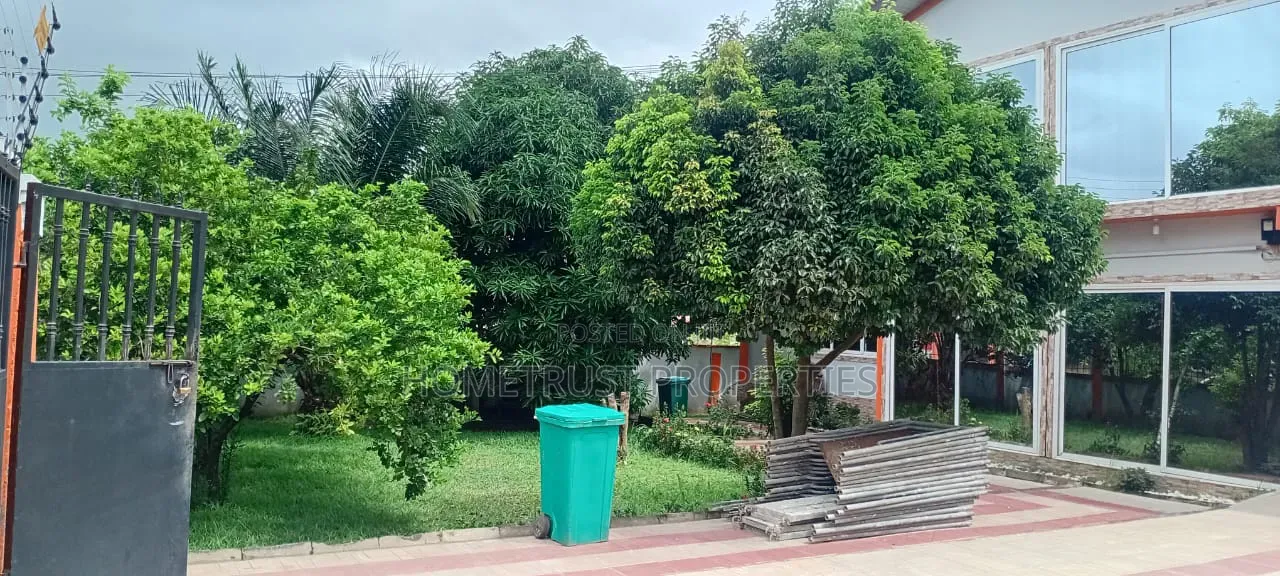 5bdrm Duplex in Ablekuma Ga Odumase, Pentecost for rent in Pentecost