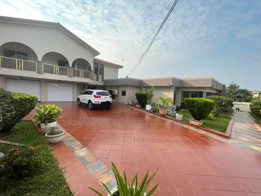 8bdrm House in Dansoman, Afoko Foto for rent in Afoko Foto