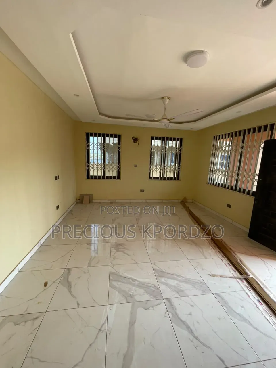 4bdrm Duplex in Commandos Adenta for rent in Commandos