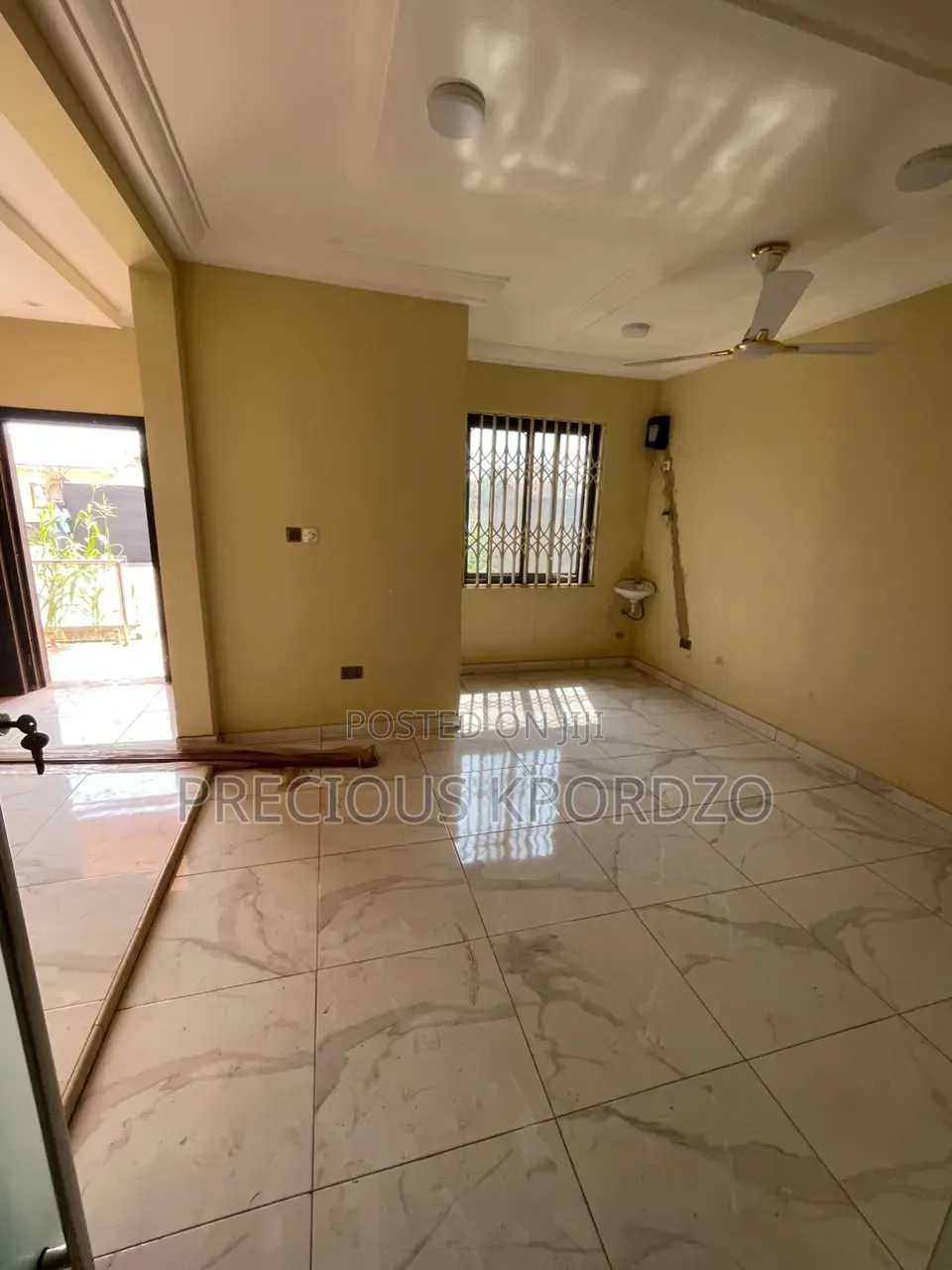 4bdrm Duplex in Commandos Adenta for rent in Commandos