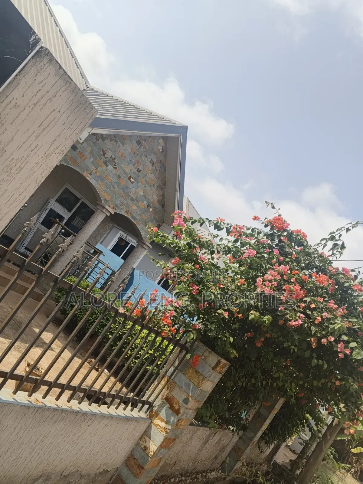 3bdrm House in Adenta, Amanfro, Frafraha for sale in Frafraha