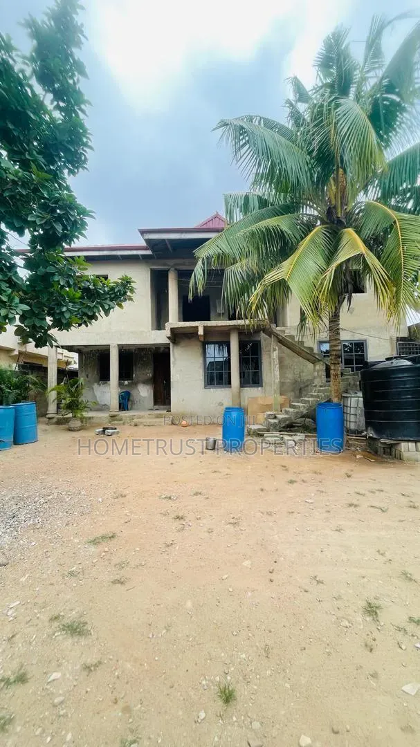 8bdrm Duplex in Ablekuma Canada, Pentecost for sale in Pentecost