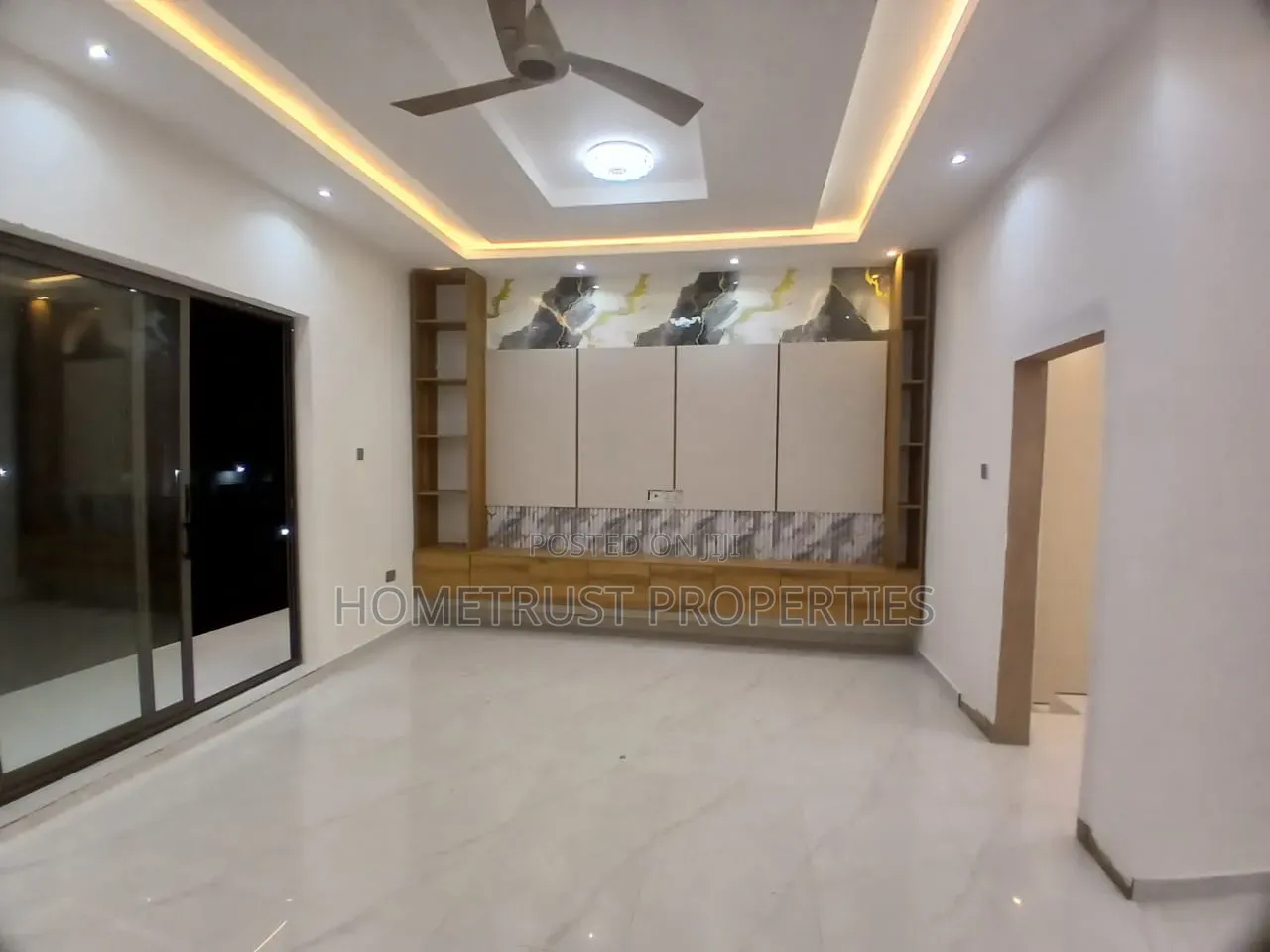 4bdrm Duplex in East Legon, American House for sale in American House